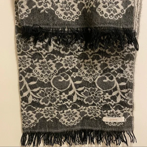 Floral Pattern Scarf - Picture 3 of 3